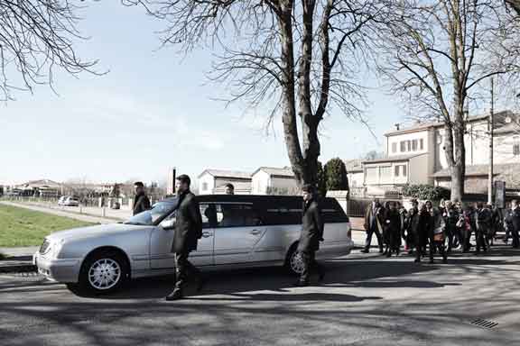 Trasporto funebre curato da Oltre... Onoranze Funebri